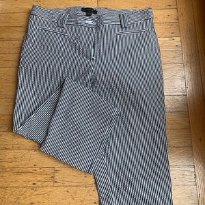 Ann Taylor cropped seersucker pants (size 6)